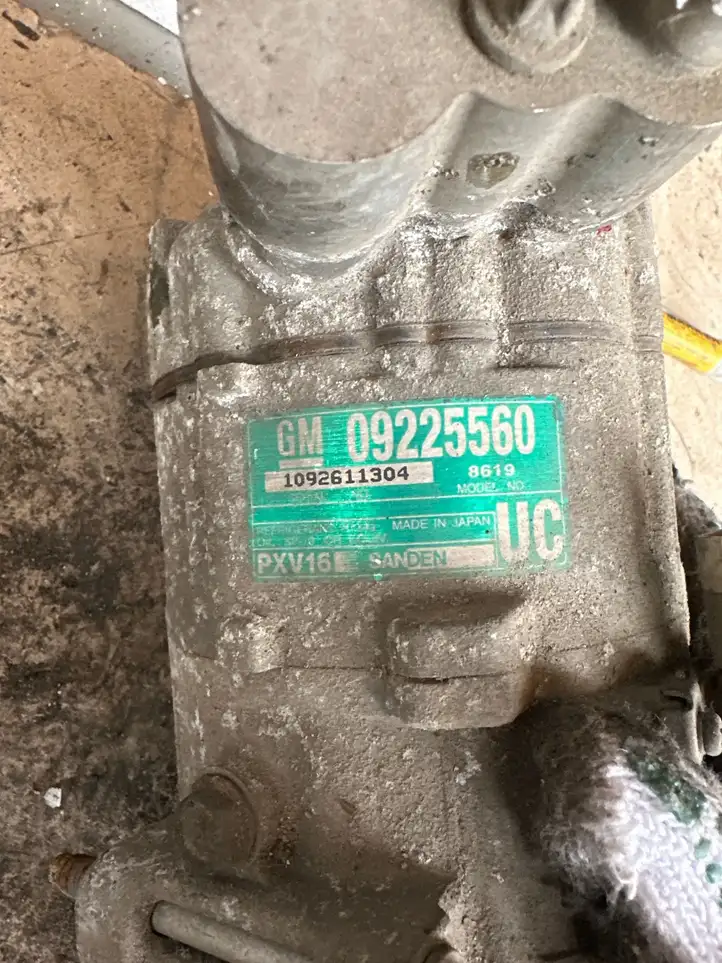 Opel Vectra C (2002 - 2005) 09225560 Компрессор (насос) кондиционера воздуха — фото 2