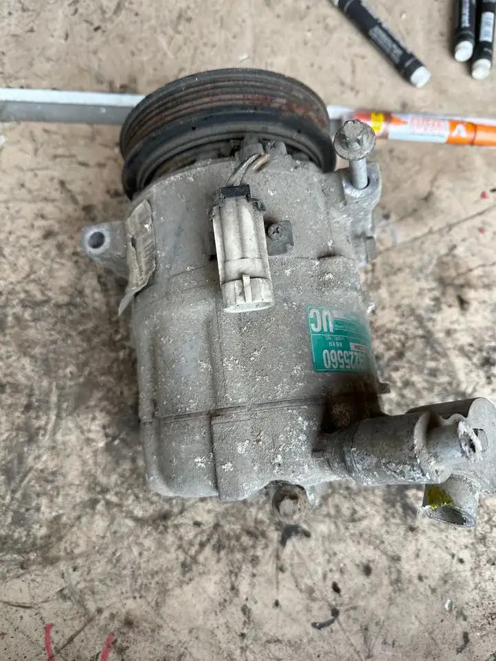 Opel Vectra C (2002 - 2005) 09225560 Компрессор (насос) кондиционера воздуха — фото 4
