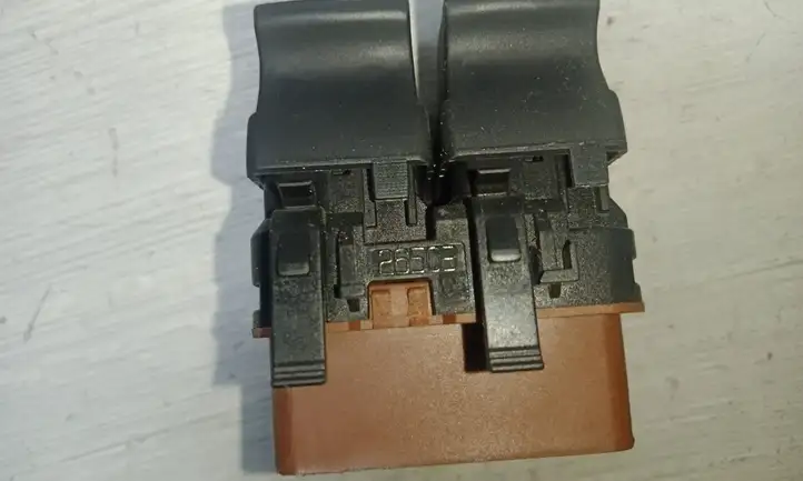 Renault Laguna II (2001 - 2005) 2650305 Блок кнопок стеклоподъемников — фото 4