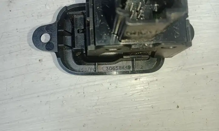 Volvo V50 (2004 - 2008) 30658449 Кнопка стеклоподъемников — фото 4