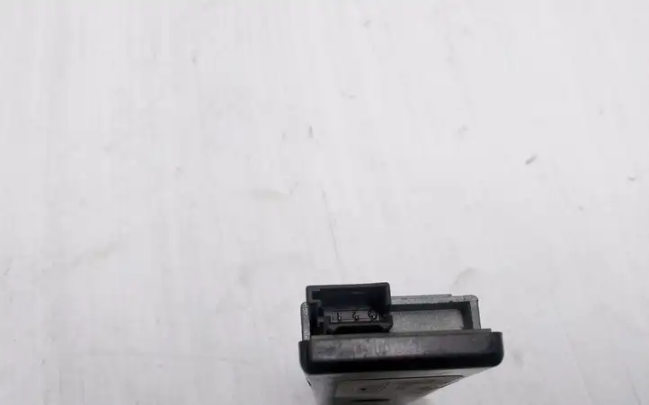 Mercedes-Benz E W212 (2009 - 2016) A2128202689 Усилитель антенны — фото 5