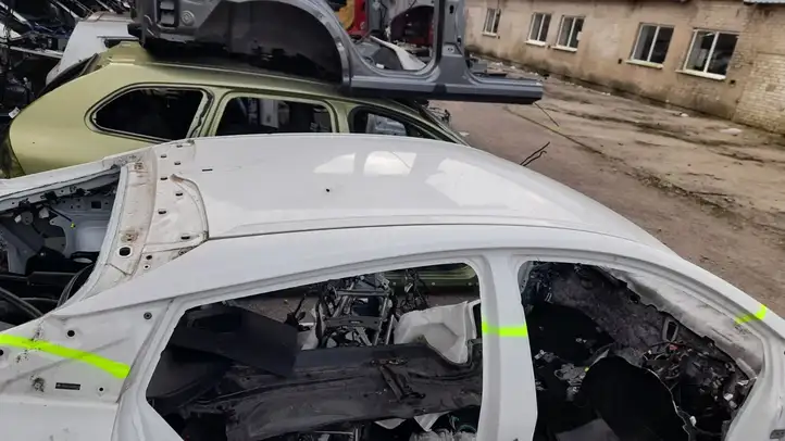 Toyota Prius (XW50) (2015 - ) Крыша — фото 7