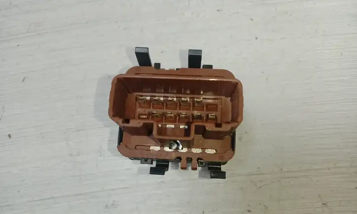 Renault Espace - Grand espace IV (2004 - 2014) 015085A Кнопка стеклоподъемников — фото 4