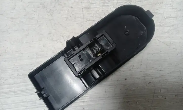 Opel Zafira B (2003 - 2006) 13197132 Кнопка стеклоподъемников — фото 3