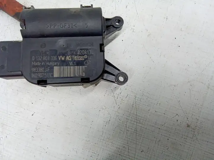 Volkswagen Caddy (2010 - 2015) 1K0907511C Двигатель задвижки потока воздуха — фото 3