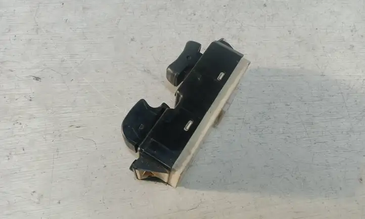 Opel Frontera B (1998 - 2004) 8971745862 Кнопка стеклоподъемников — фото 5