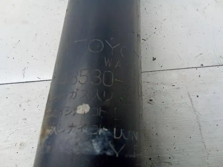 Toyota Prius (XW30) (2009 - 2015)  4853047080 Задний амортизатор с пружиной