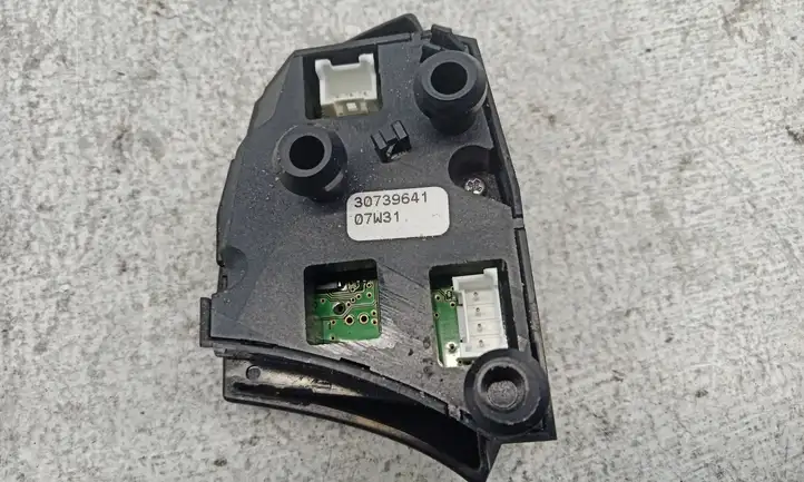 Volvo S40 (2007 - 2012) 30739641 Кнопки на рулевом колесе — фото 2