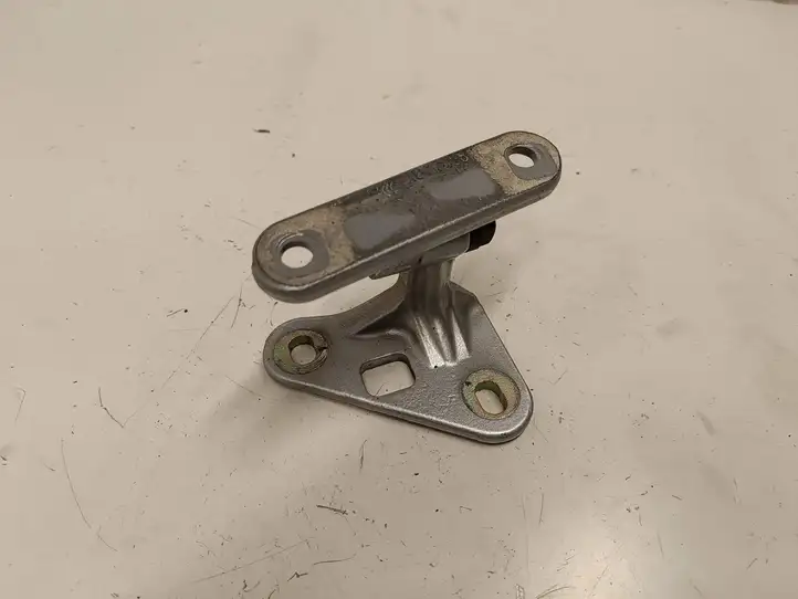 Mercedes-Benz CLS C219 (2003 - 2011)   Верхняя петля передней двери