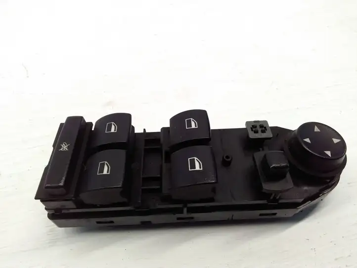 BMW 5 E60 E61 (2004 - 2010) 6951924 Кнопка стеклоподъемников — фото 1