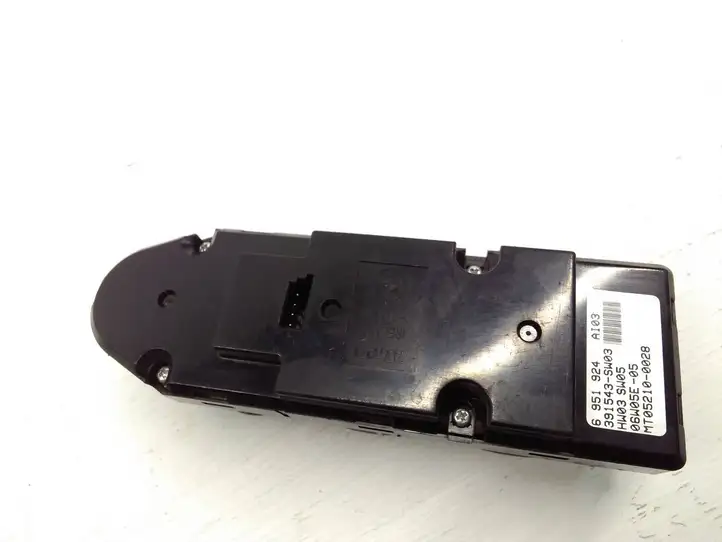 BMW 5 E60 E61 (2004 - 2010) 6951924 Кнопка стеклоподъемников — фото 3