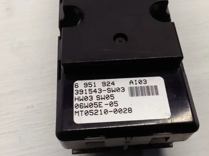 BMW 5 E60 E61 (2004 - 2010) 6951924 Кнопка стеклоподъемников — фото 4