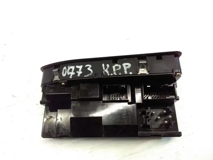 BMW 5 E39 (1996 - 2003) 6904306 Кнопка стеклоподъемников — фото 3