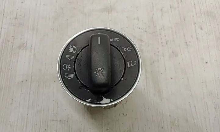 Audi A8 S8 D3 4E (2005 - 2007) 4E0941531C Включатель фонарей — фото 1
