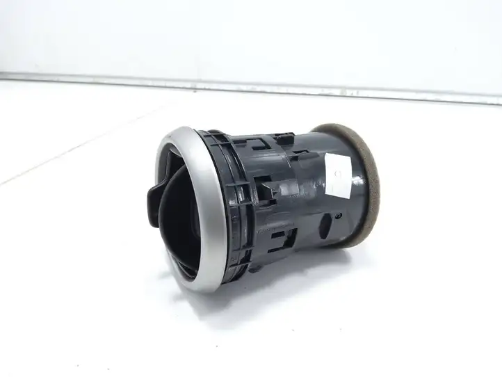 Nissan Qashqai (2006 - 2010) 68760JD10A Боковой воздушный дефлектор — фото 4