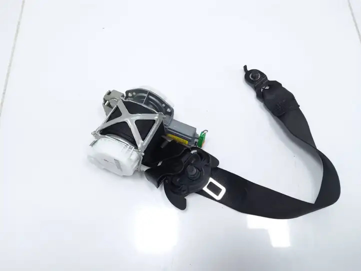 Mercedes-Benz C W204 (2007 - 2014)  A2048680022 Передний ремень безопасности