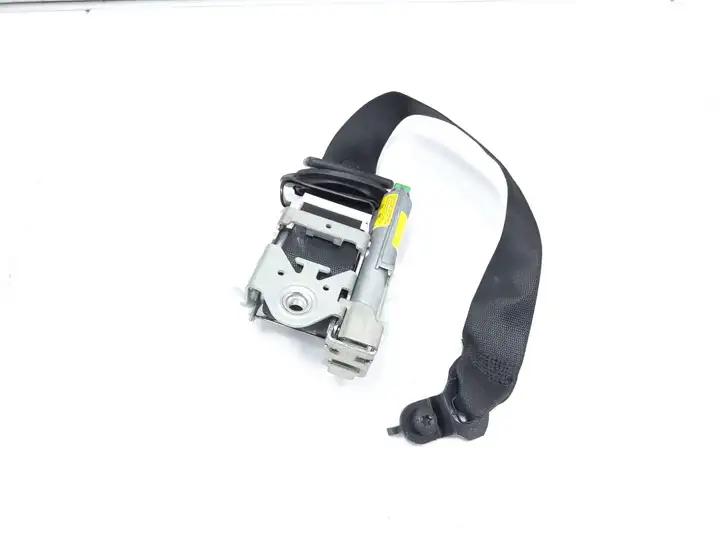 Mercedes-Benz C W204 (2007 - 2014)  A2048680022 Передний ремень безопасности