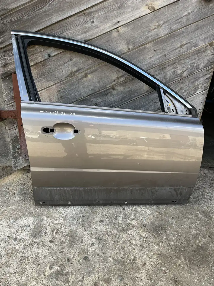 Volvo XC70 (2007 - 2013)   Дверь