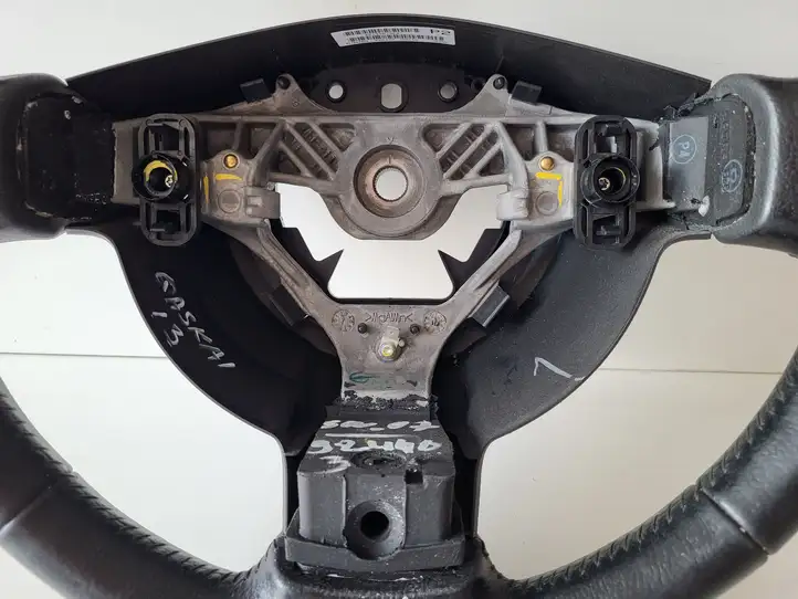 Nissan Qashqai (2010 - 2013) Руль — фото 8