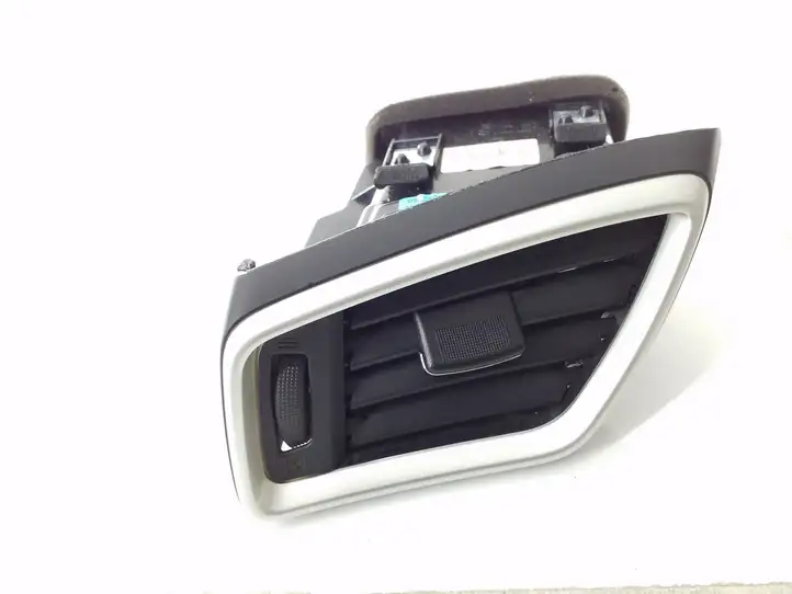 Nissan Qashqai (2013 - 2017) 687614EH0A Боковой воздушный дефлектор — фото 1