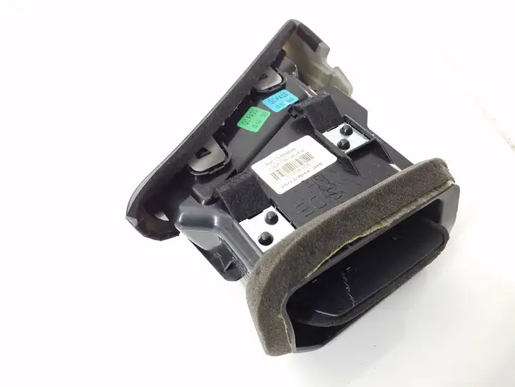 Nissan Qashqai (2013 - 2017) 687614EH0A Боковой воздушный дефлектор — фото 2