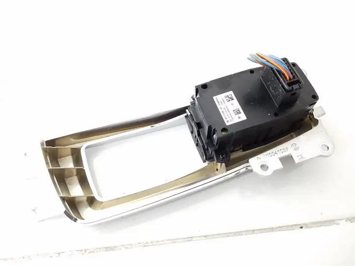 BMW 5 F10 F11 (2009 - 2016) 921759401 Кнопка ручного тормоза — фото 4