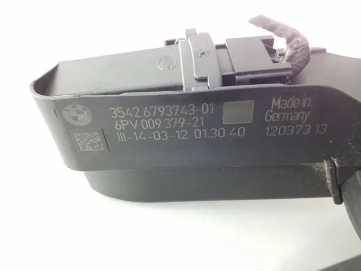 BMW 1 F20 F21 (2011 - 2019) 35426793743 Педаль акселератора — фото 2