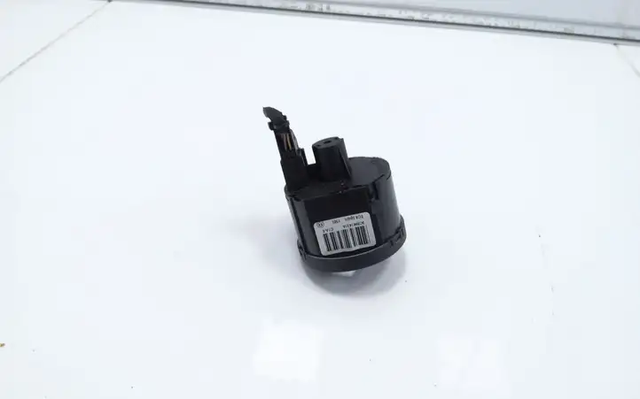 Volkswagen PASSAT B7 (2011 - 2014) 3C8941431A Включатель фонарей — фото 2