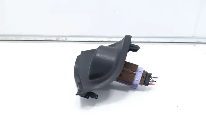 Subaru Forester SK (2018 - 2025) 15F0572 Включатель зажигания и стартера — фото 2