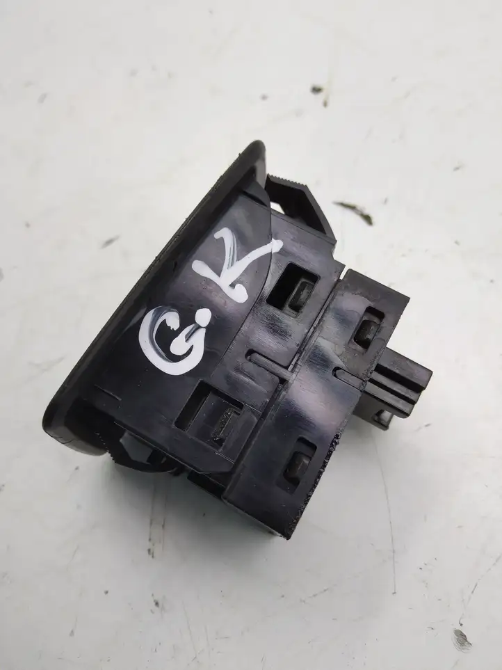 BMW 3 F30 F35 F31 (2012 - 2018)   Кнопка стеклоподъемников