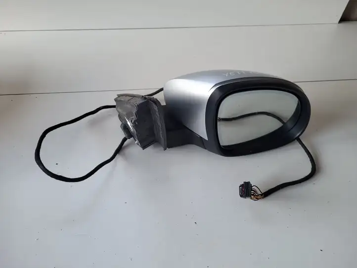 Skoda Yeti (2013 - 2018)   Зеркало боковое с электрическим приводом