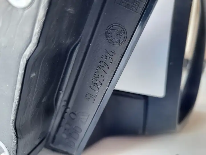 Skoda Yeti (2013 - 2018)   Зеркало боковое с электрическим приводом