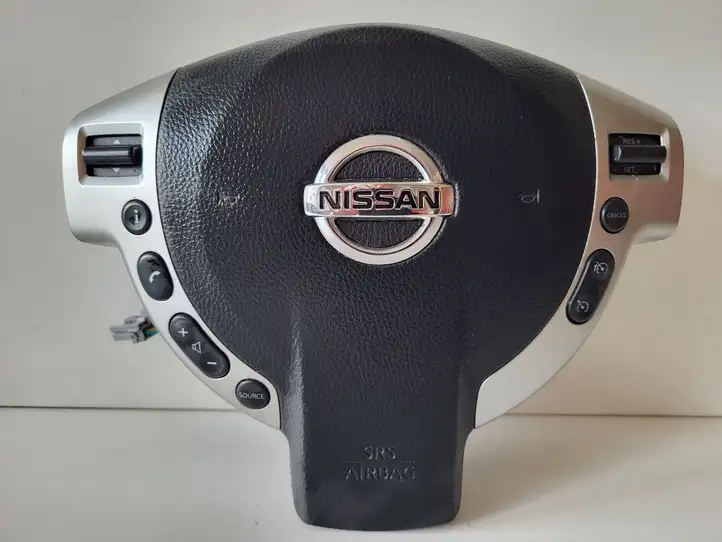 Nissan Qashqai (2010 - 2013) Подушка безопасности руля — фото 1