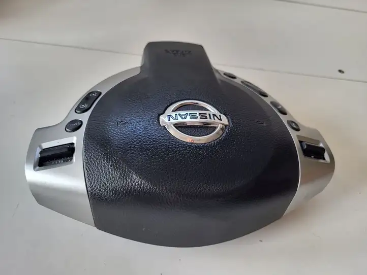 Nissan Qashqai (2010 - 2013) Подушка безопасности руля — фото 4