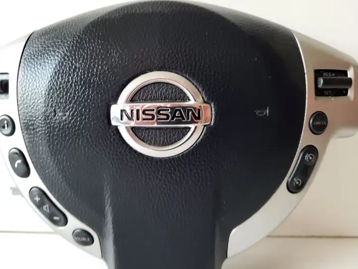 Nissan Qashqai (2010 - 2013) Подушка безопасности руля — фото 7