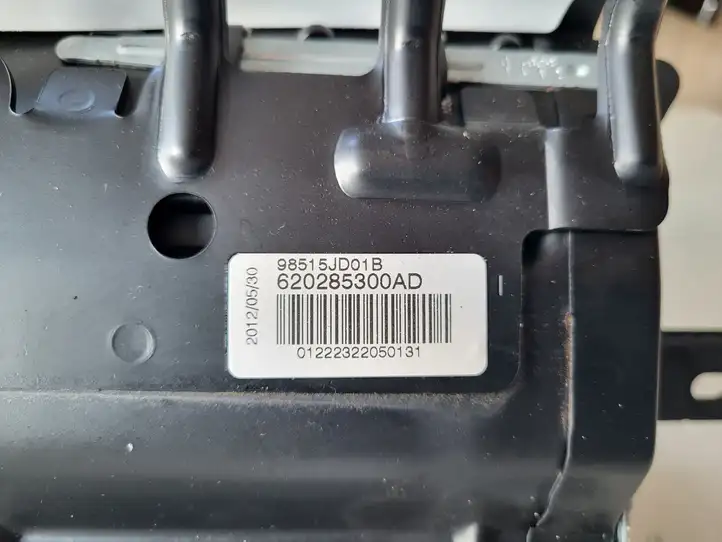 Nissan Qashqai (2010 - 2013) Подушка безопасности пассажира — фото 7