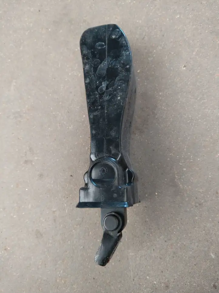 Skoda Superb B8 (3V) (2015 - 2023)   Ограничитель открывания задней двери