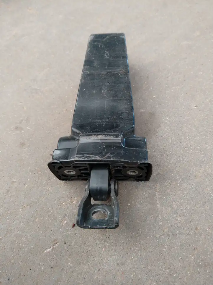 Skoda Superb B8 (3V) (2015 - 2023)   Ограничитель открывания задней двери