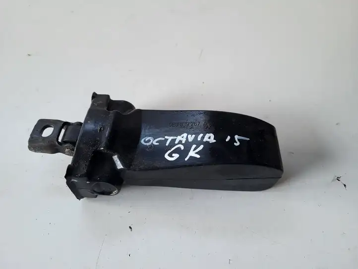 Skoda Octavia Mk3 (5E) (2013 - 2019)   Ограничитель открывания задней двери