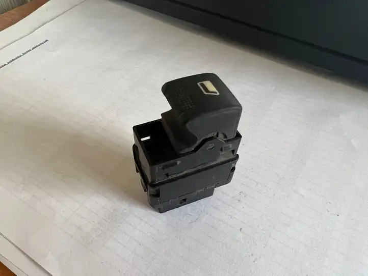 Peugeot 406 (1999 - 2006)   Кнопка стеклоподъемников