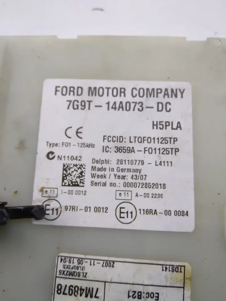 Ford Mondeo MK IV (2007 - 2014)  7G9T14A073DC Блок предохранителей