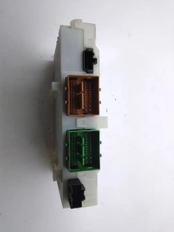 Ford Mondeo MK IV (2007 - 2014)  7G9T14A073DC Блок предохранителей