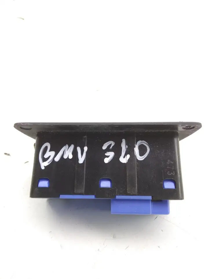BMW 3 F30 F35 F31 (2012 - 2018) 927511902 Кнопка закрытия багажника — фото 2