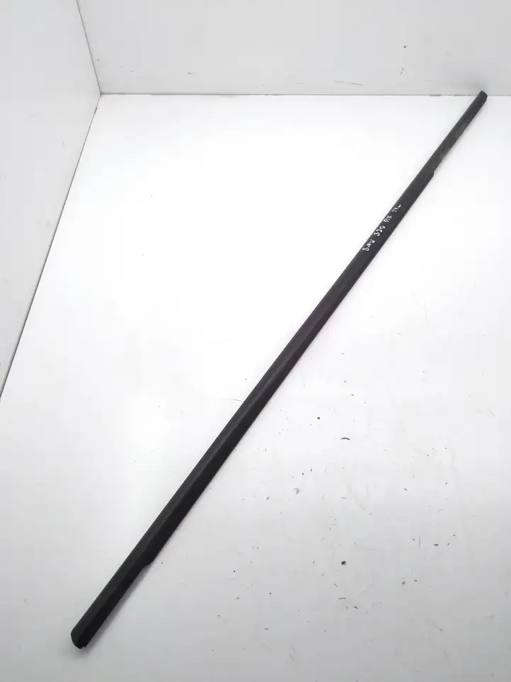 BMW 3 F30 F35 F31 (2012 - 2018)   Отделка стекла передней двери