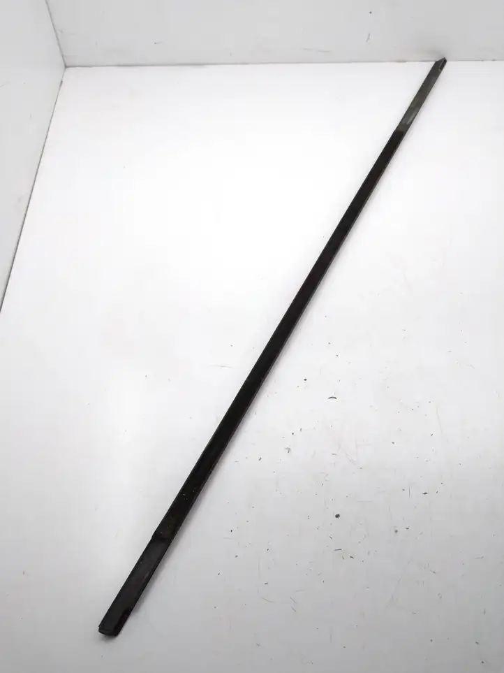 BMW 3 F30 F35 F31 (2012 - 2018)   Отделка стекла передней двери