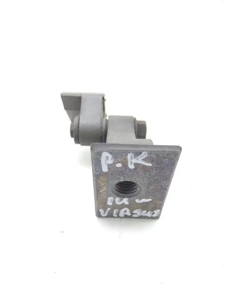 BMW 3 F30 F35 F31 (2012 - 2018)   Верхняя петля передней двери