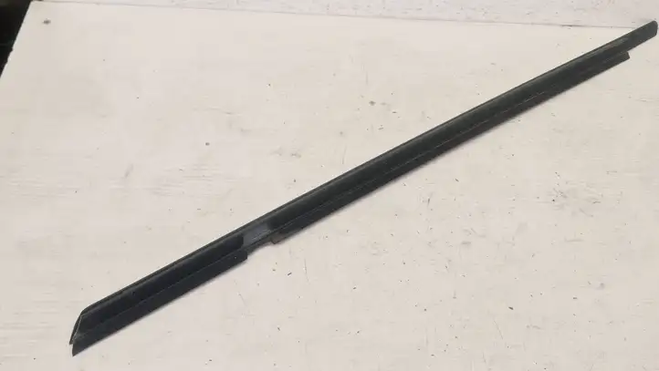 Opel Astra H (2004 - 2009) 024469114 Накладка стекла задней двери — фото 2