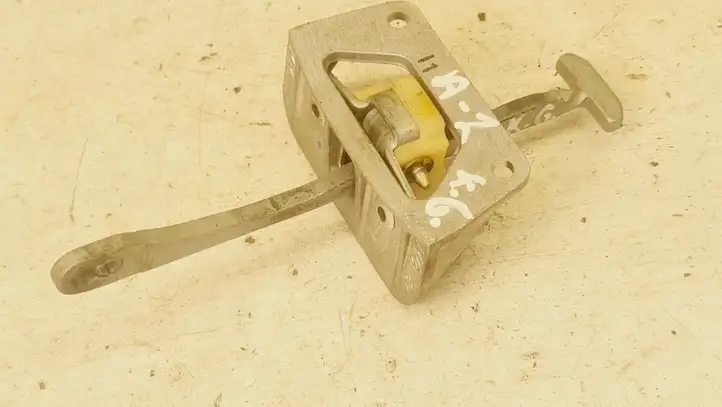 Audi (1999 - 2007) 8Z0839249 Ограничитель задней двери — фото 2