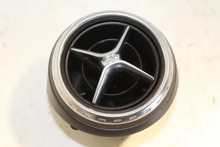 Mercedes-Benz GLA W156 (2013 - 2017) A1568300154 Боковой воздушный дефлектор — фото 2