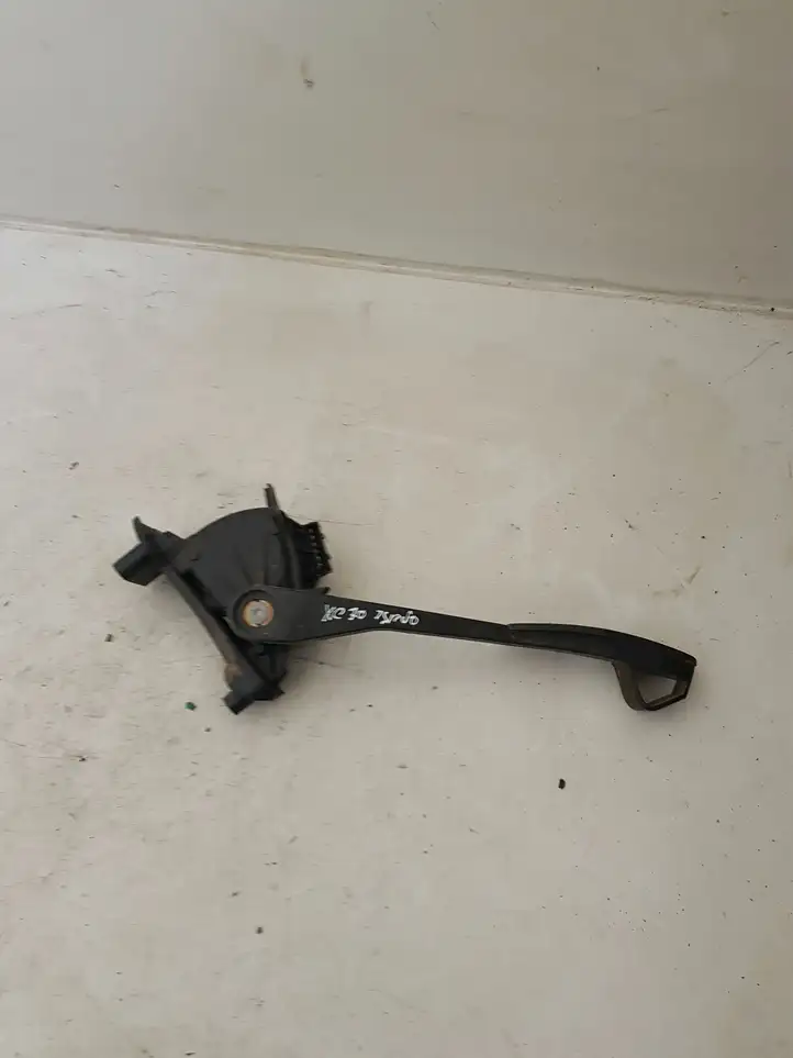 Volvo XC70 (2000 - 2004)  9496822 Педаль акселератора